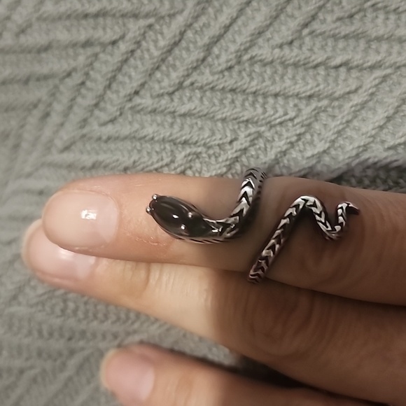 Evil pawn jewelry serpent midi or pinky ring - Picture 2 of 2